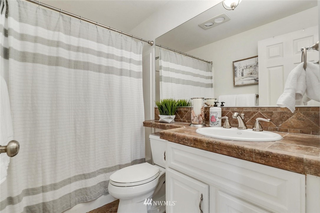 14813 Southeast 113th Street Renton, WA 98059 - Photo 15 of 25