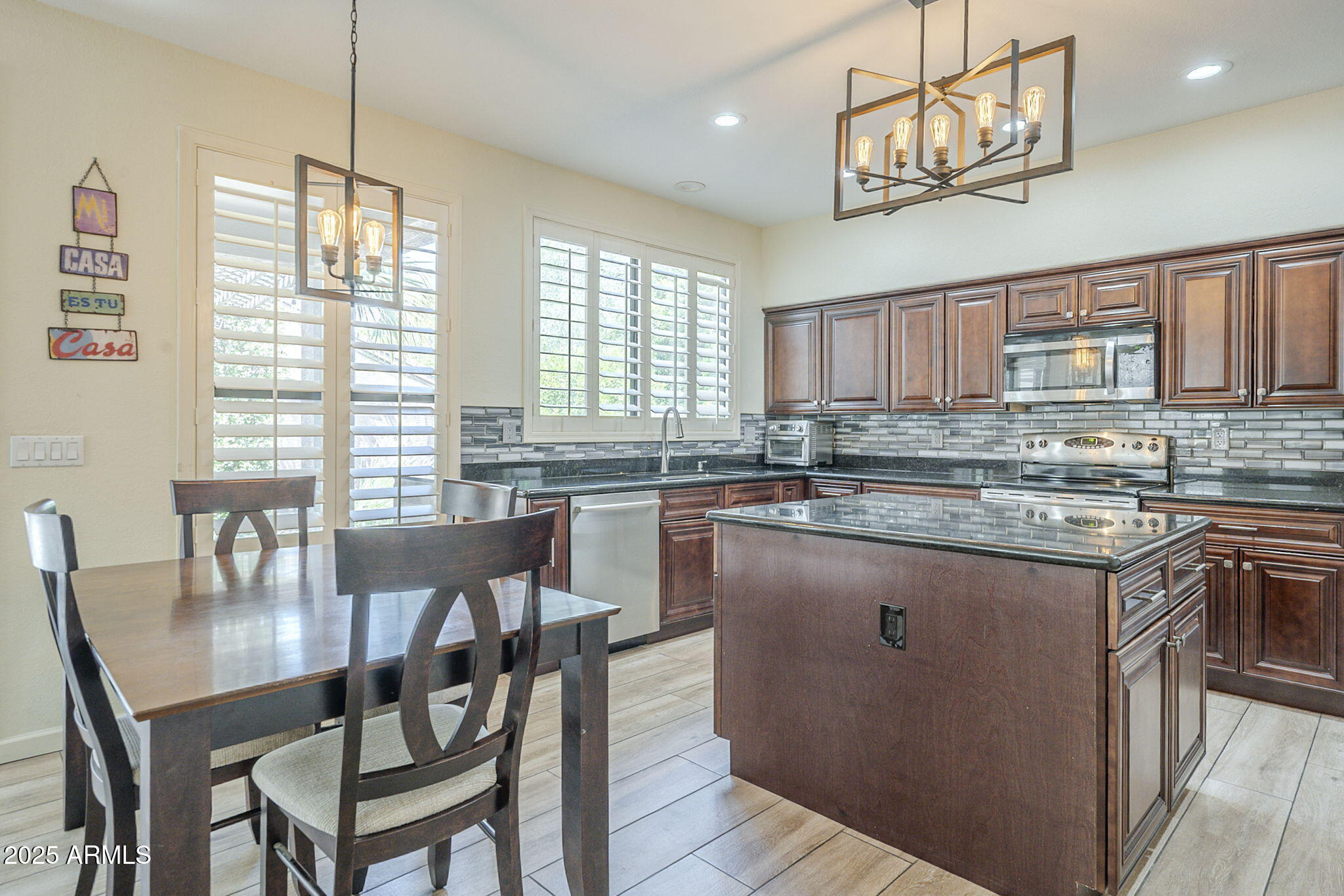 2114 East Escuda Road Phoenix, AZ 85024 - Photo 17 of 42 kitchen
