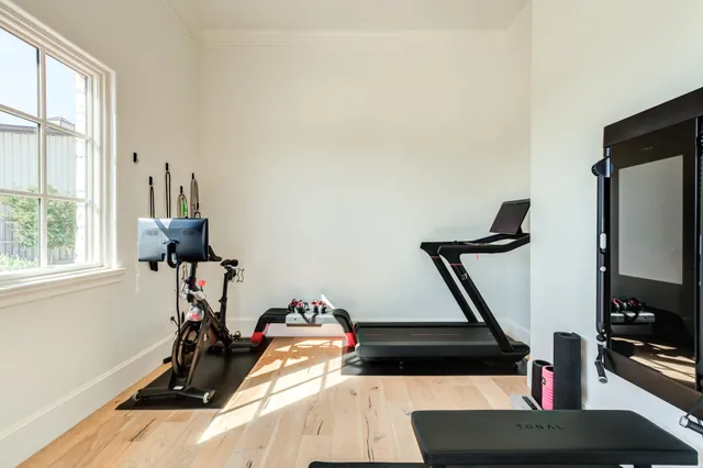 $2,200,000 | 8216 East County Road 6100, Idalou, TX 79329