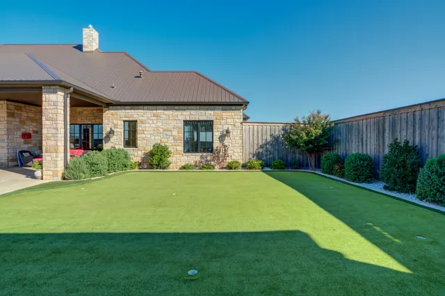 $2,200,000 | 8216 East County Road 6100, Idalou, TX 79329