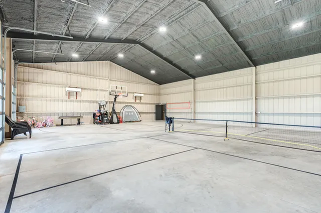 $2,200,000 | 8216 East County Road 6100, Idalou, TX 79329