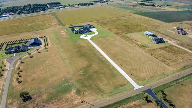 $2,200,000 | 8216 East County Road 6100, Idalou, TX 79329