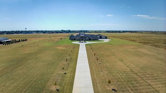 $2,200,000 | 8216 East County Road 6100, Idalou, TX 79329