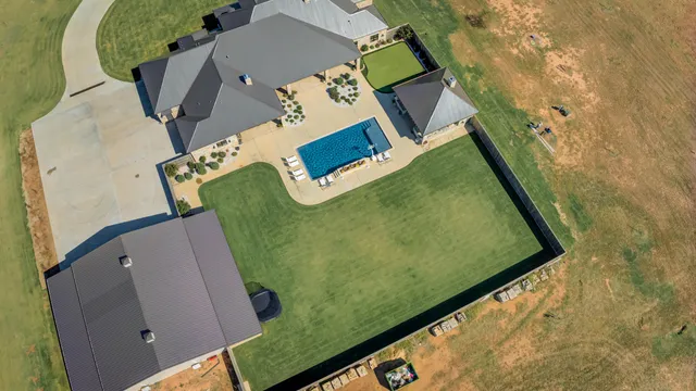 $2,200,000 | 8216 East County Road 6100, Idalou, TX 79329