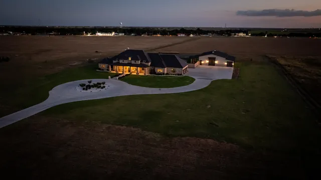 $2,200,000 | 8216 East County Road 6100, Idalou, TX 79329