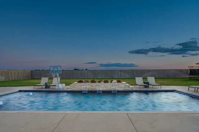 $2,200,000 | 8216 East County Road 6100, Idalou, TX 79329