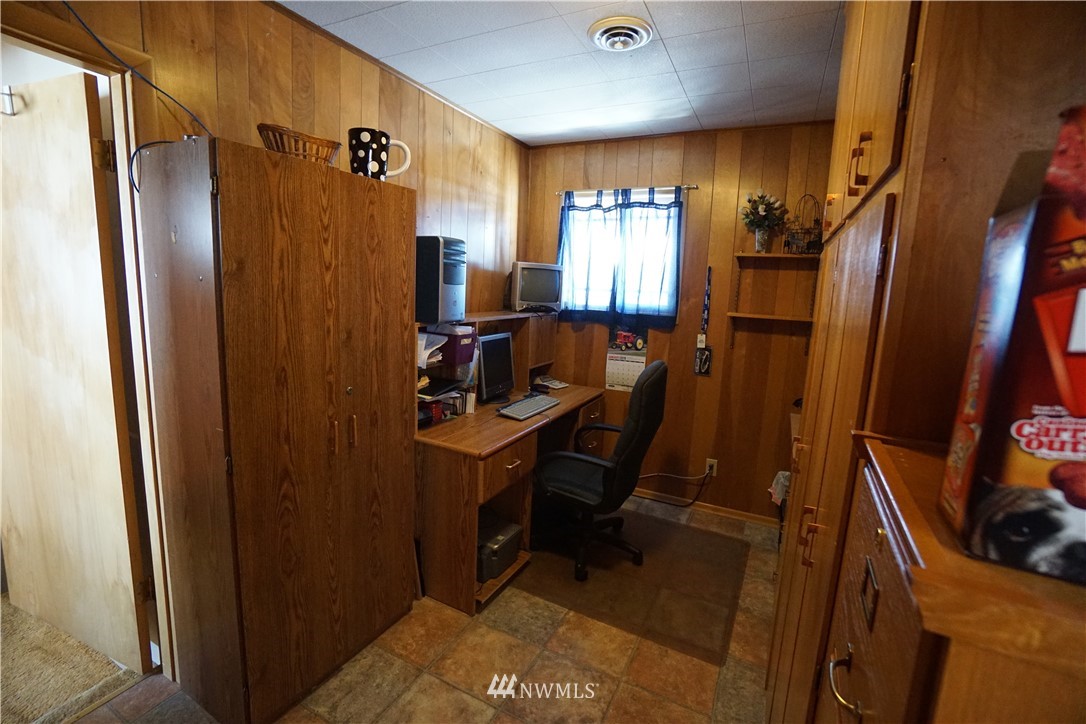 20017 11th Road Northwest Quincy, WA 98848 - Photo 12 of 25