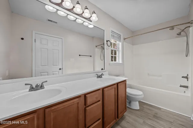 $260,000 | 4015 West T Whitehead Drive, Jacksonville, NC 28546