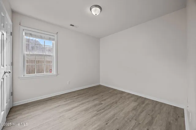 $260,000 | 4015 West T Whitehead Drive, Jacksonville, NC 28546