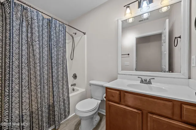 $260,000 | 4015 West T Whitehead Drive, Jacksonville, NC 28546