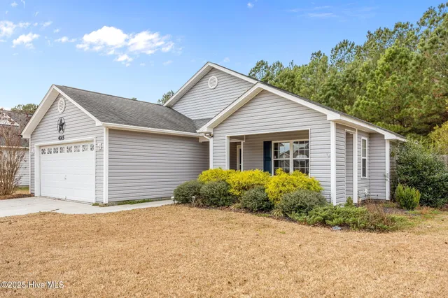 $260,000 | 4015 West T Whitehead Drive, Jacksonville, NC 28546