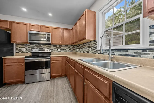 $260,000 | 4015 West T Whitehead Drive, Jacksonville, NC 28546