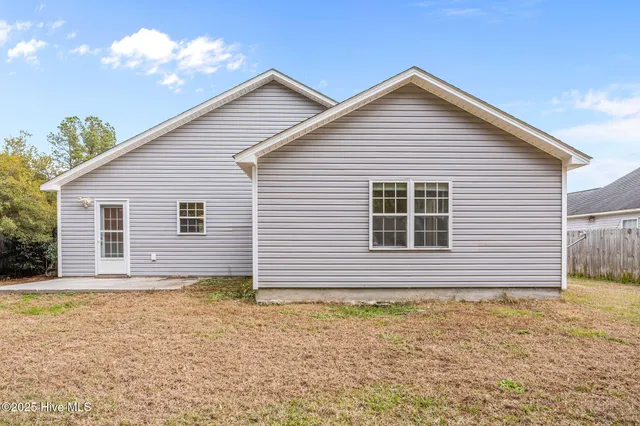 $260,000 | 4015 West T Whitehead Drive, Jacksonville, NC 28546