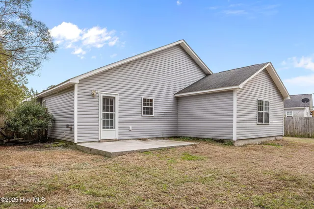 $260,000 | 4015 West T Whitehead Drive, Jacksonville, NC 28546