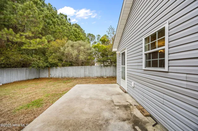 $260,000 | 4015 West T Whitehead Drive, Jacksonville, NC 28546