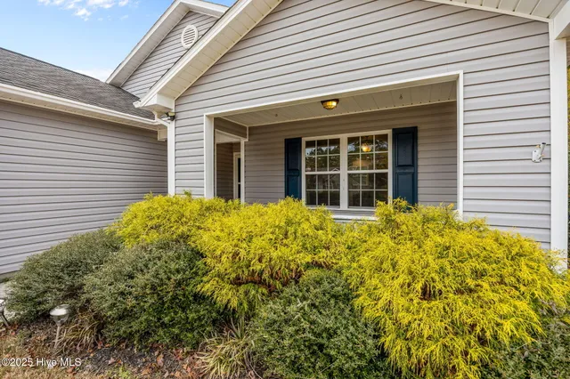 $260,000 | 4015 West T Whitehead Drive, Jacksonville, NC 28546