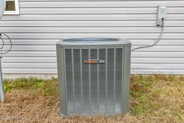 $260,000 | 4015 West T Whitehead Drive, Jacksonville, NC 28546