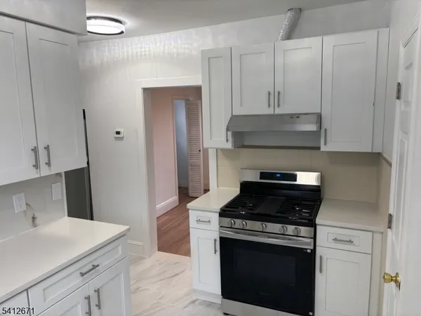 $2,850 | 334 Midland Avenue, Unit 1, Saddle Brook, NJ 07663