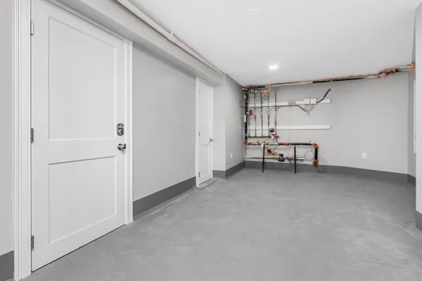 a view of a livingroom with furniture