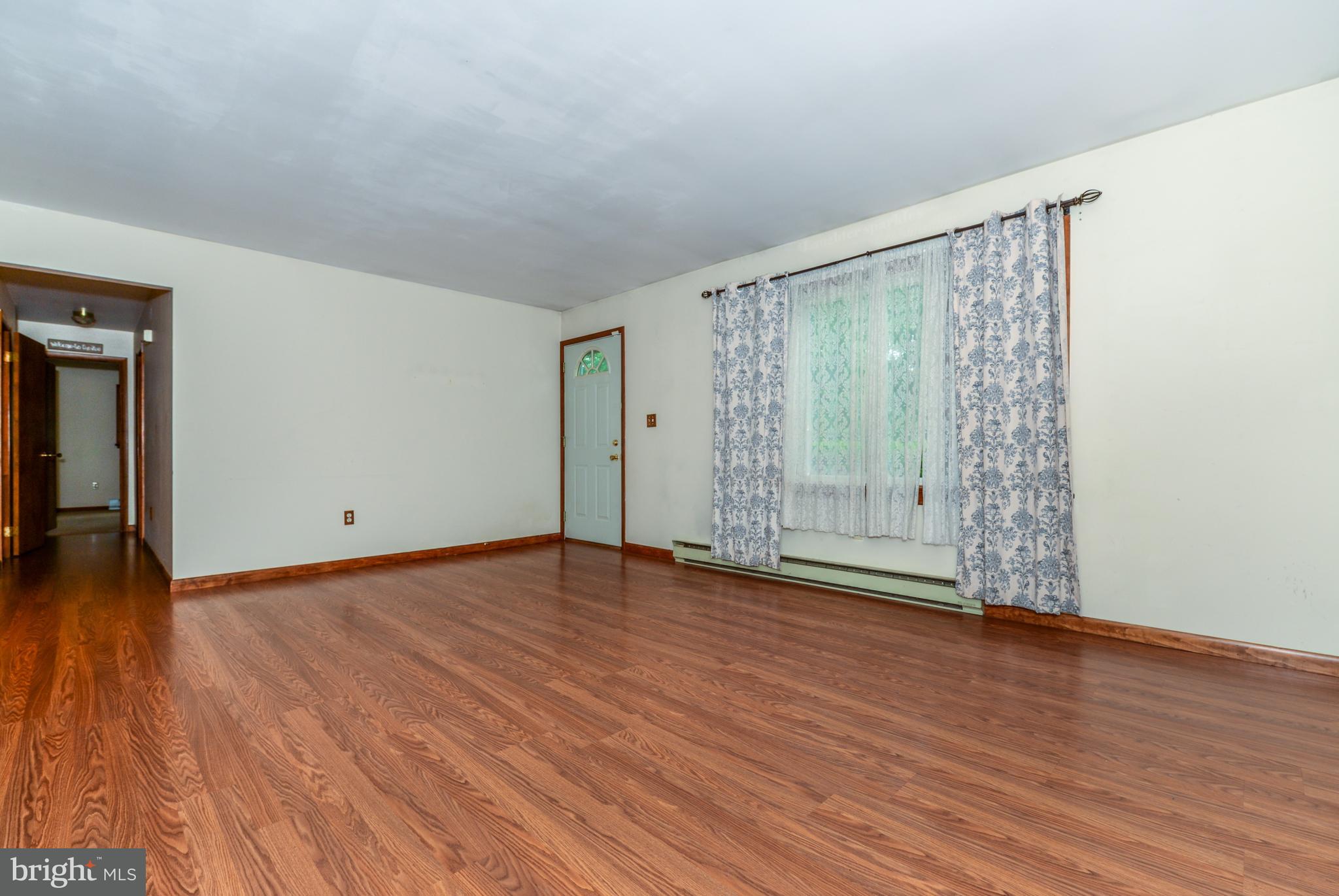 128 Plum Hill Road Peach Bottom, PA 17563 - Photo 5 of 25 Living Room