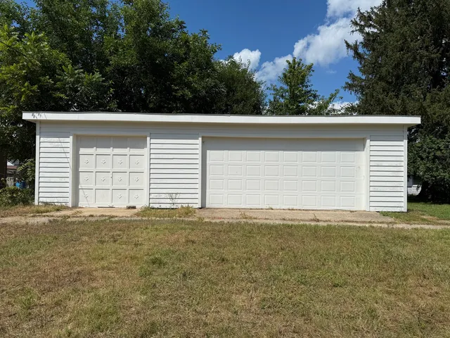 $169,000 | 302 West Cook Street, Sheffield, IL 61361