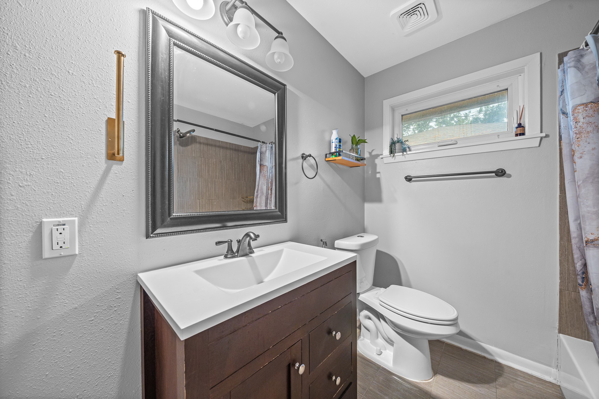 5606 Warm Springs Road Houston, TX 77035 - Photo 29 of 37 Gallery Image 29