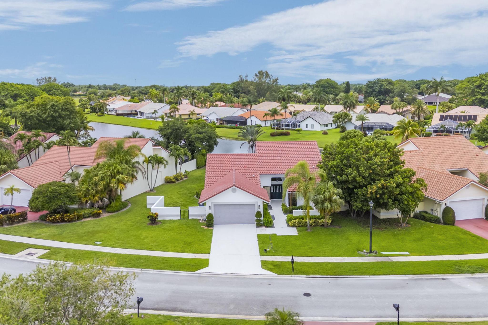 19325 Cherry Hills Terrace Boca Raton, FL 33498 - Photo 72 of 75 071