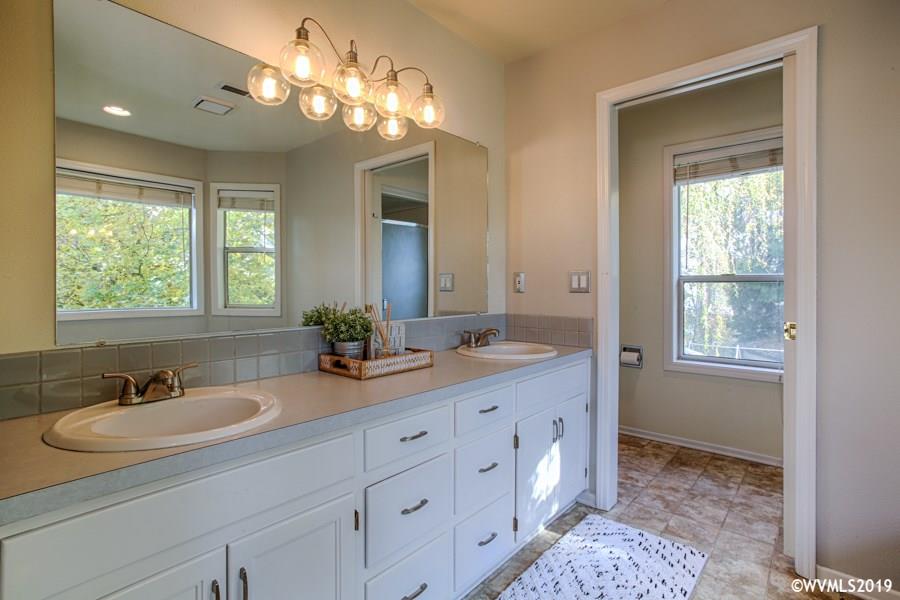 1230 Ridgepoint Street Northeast Keizer, OR 97303 - Photo 33 of 40 Gallery Image 33