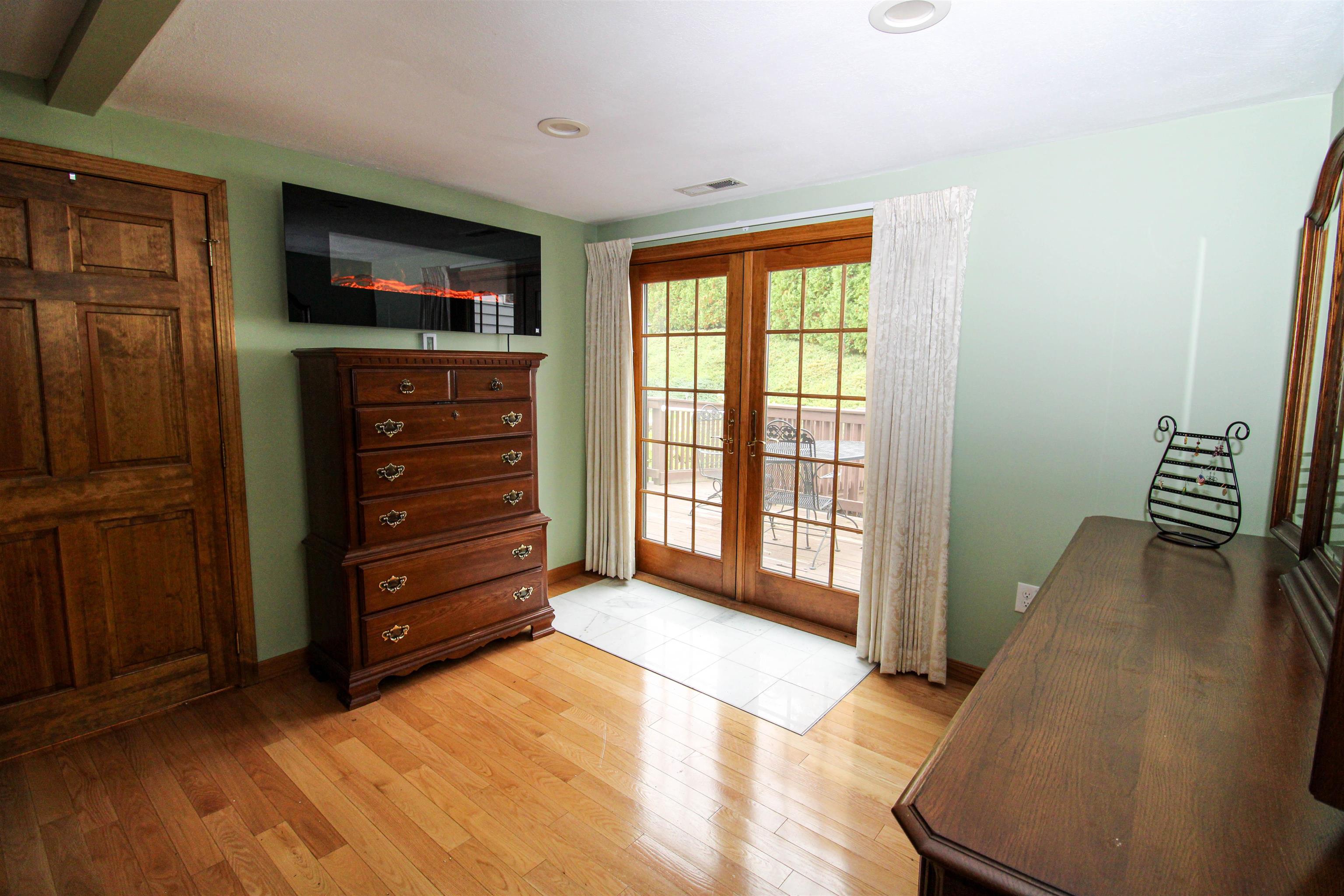 8 Grenada Circle Nashua, NH 03062 - Photo 12 of 38