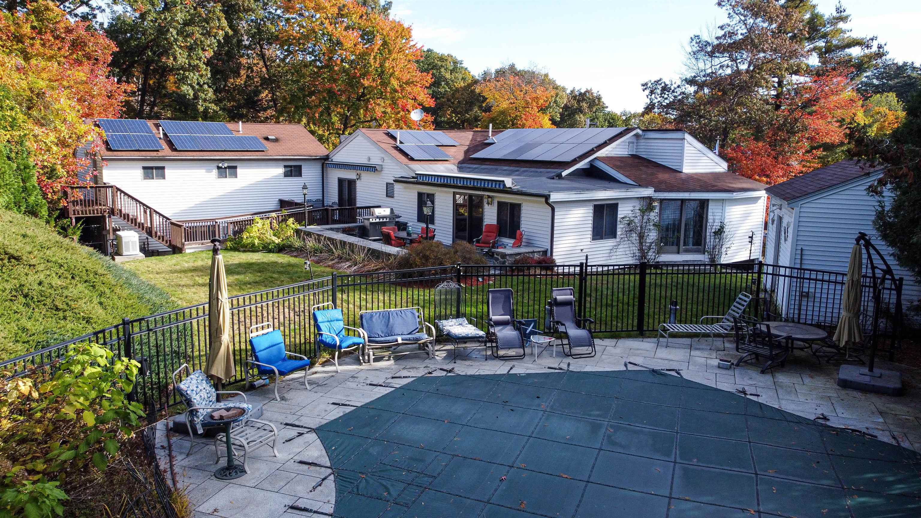 8 Grenada Circle Nashua, NH 03062 - Photo 13 of 38