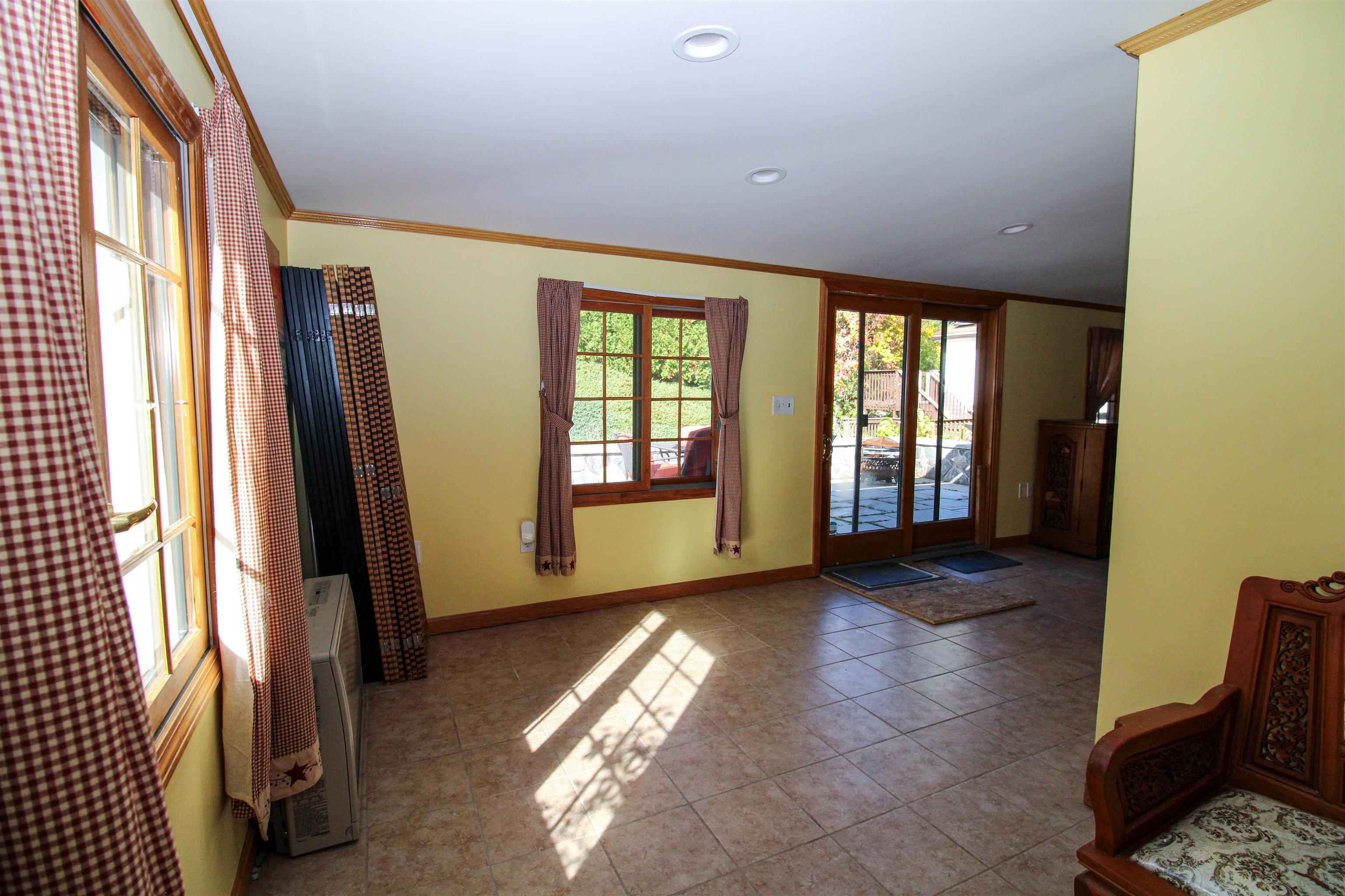 8 Grenada Circle Nashua, NH 03062 - Photo 19 of 38