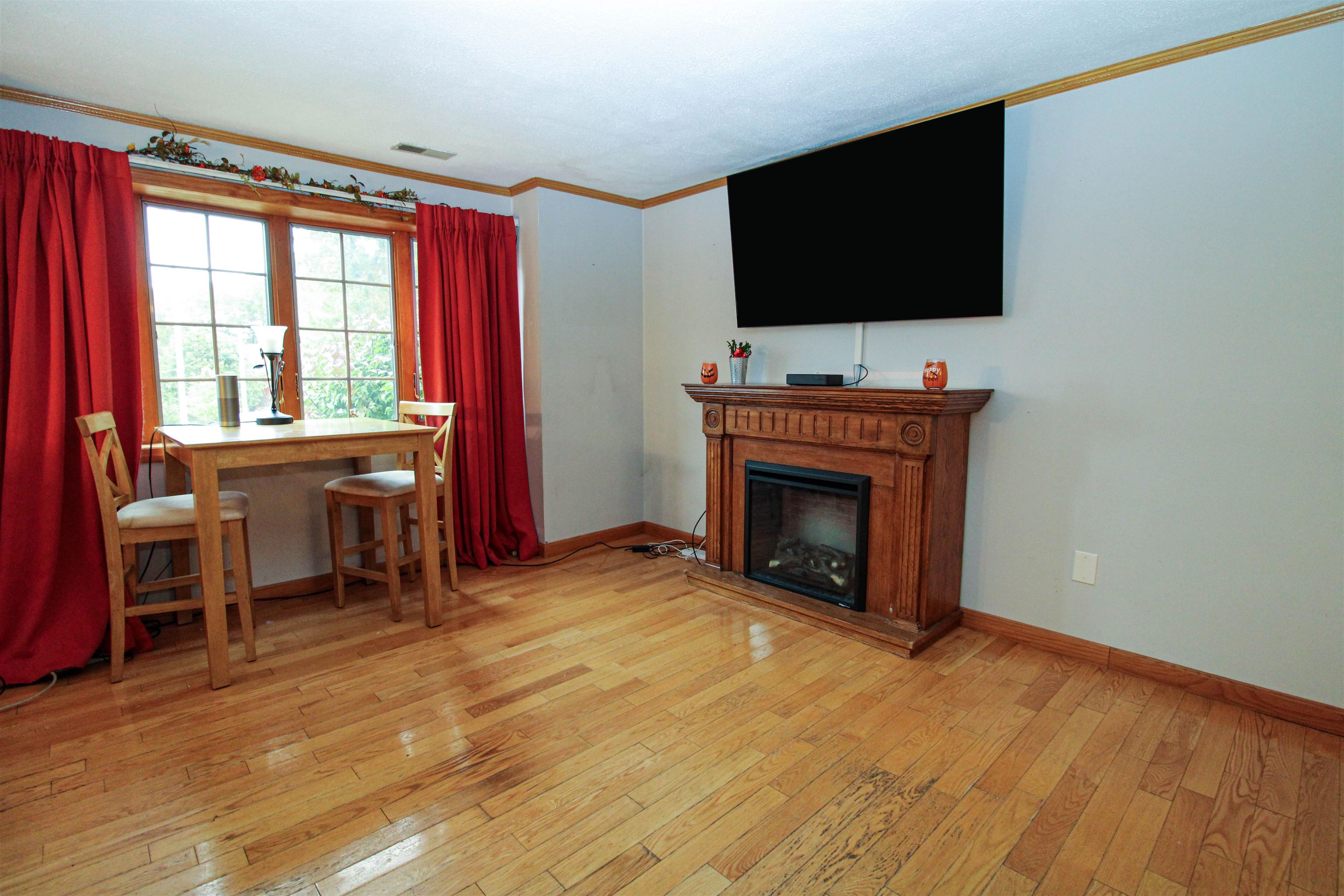 8 Grenada Circle Nashua, NH 03062 - Photo 4 of 38