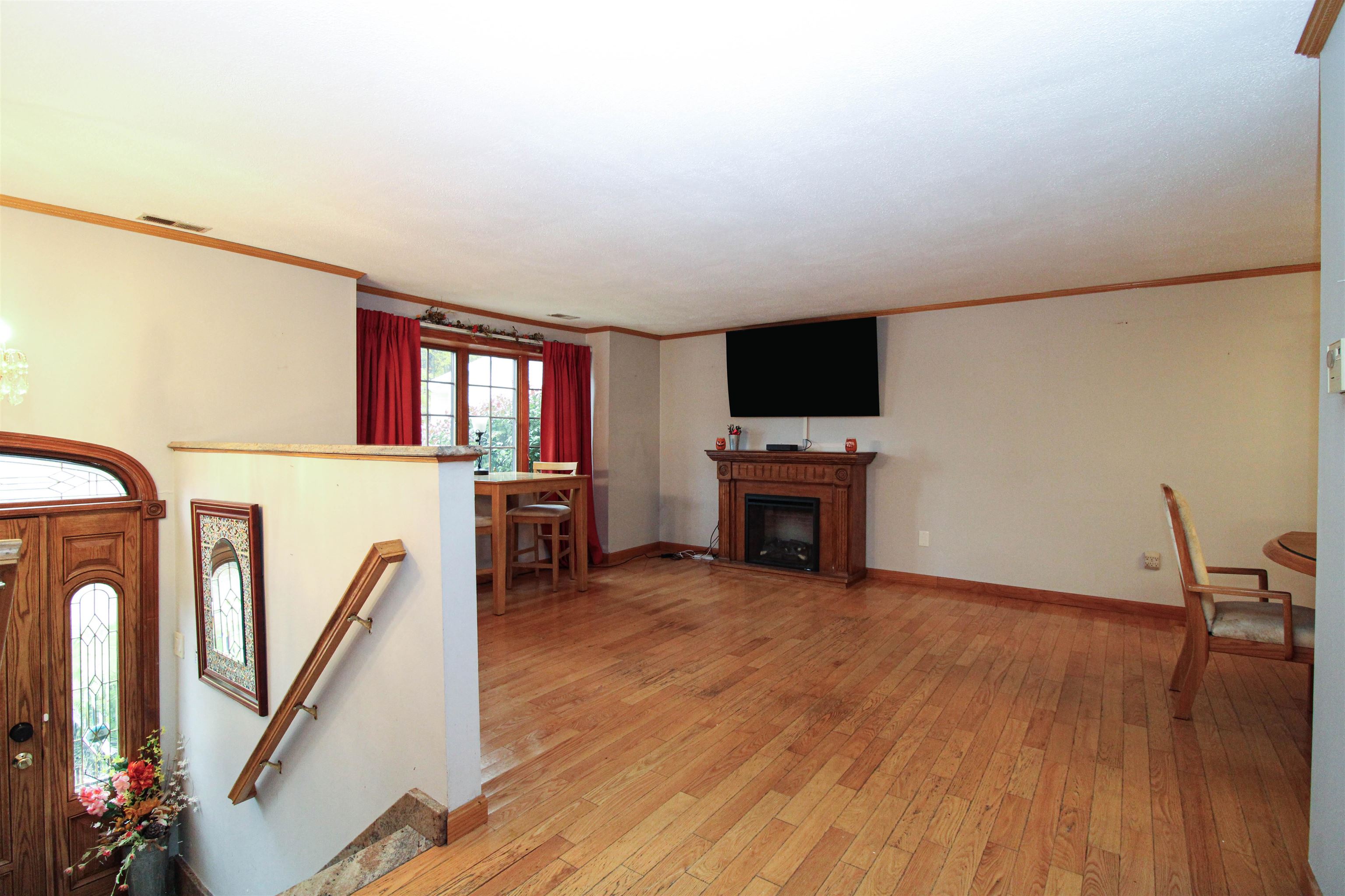 8 Grenada Circle Nashua, NH 03062 - Photo 5 of 38