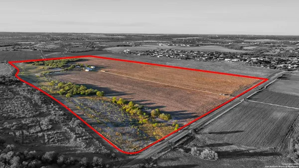 a view of an outdoor space