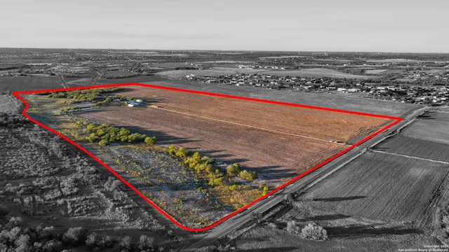 a view of an outdoor space