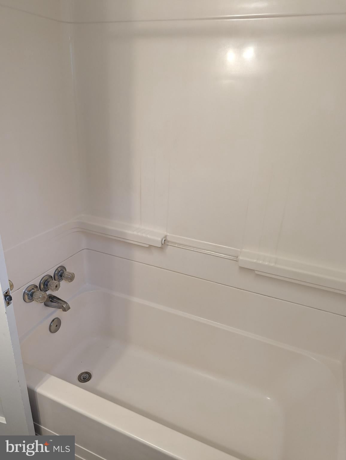 4901 Cedar Garden Road Baltimore, MD 21229 - Photo 3 of 14