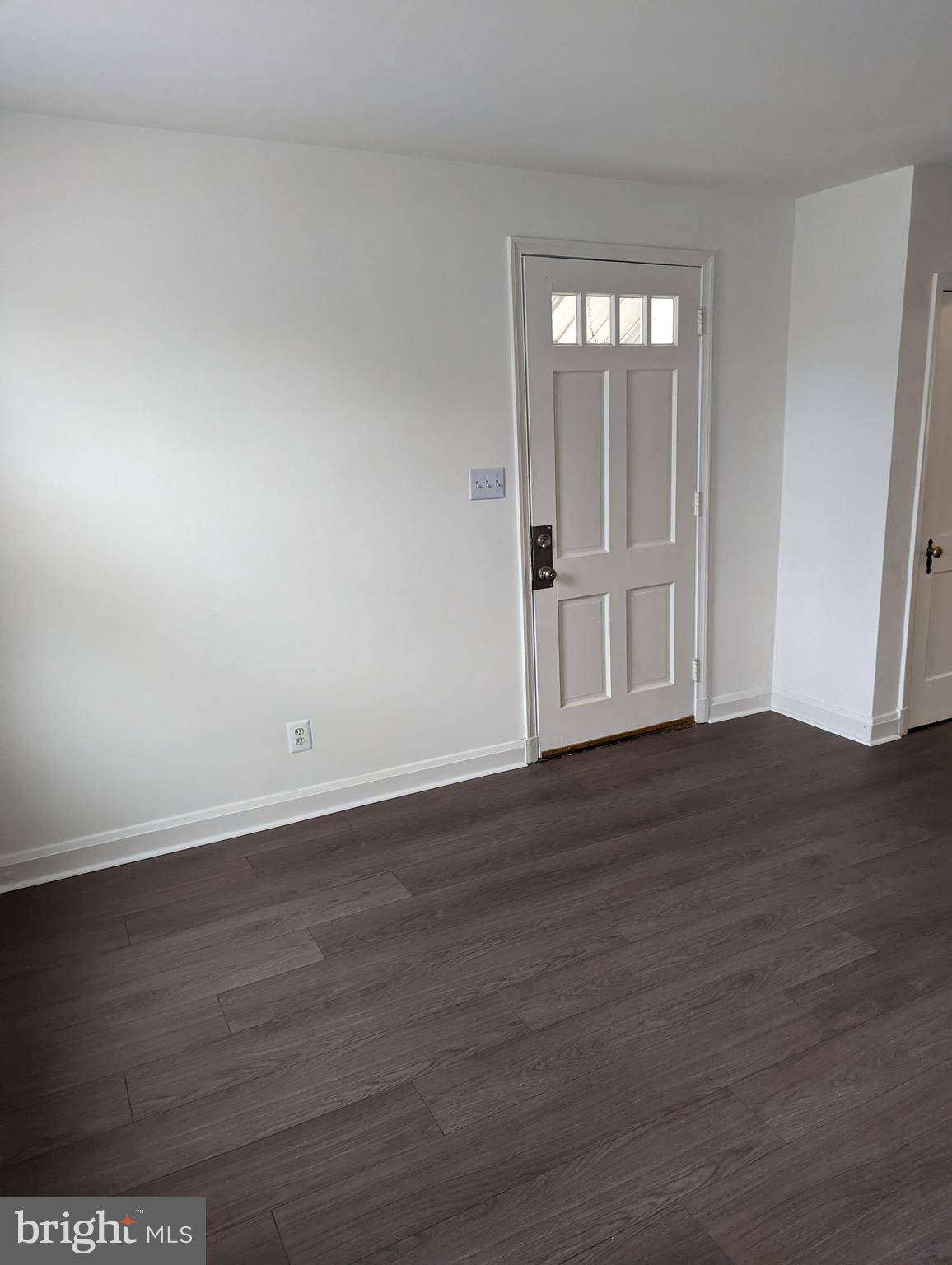 4901 Cedar Garden Road Baltimore, MD 21229 - Photo 7 of 14