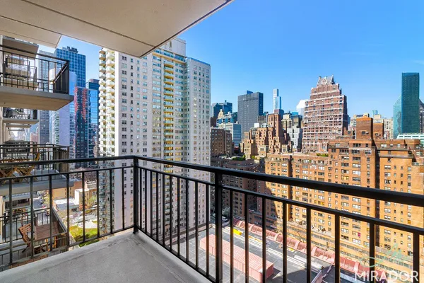 $6,200 | 330 East 39th Street, Unit 35J | Murray Hill