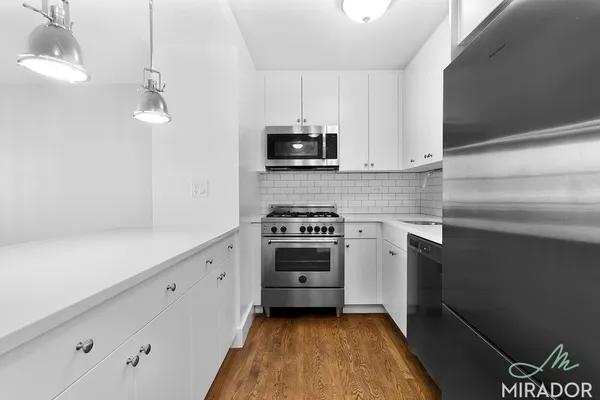$6,200 | 330 East 39th Street, Unit 35J | Murray Hill