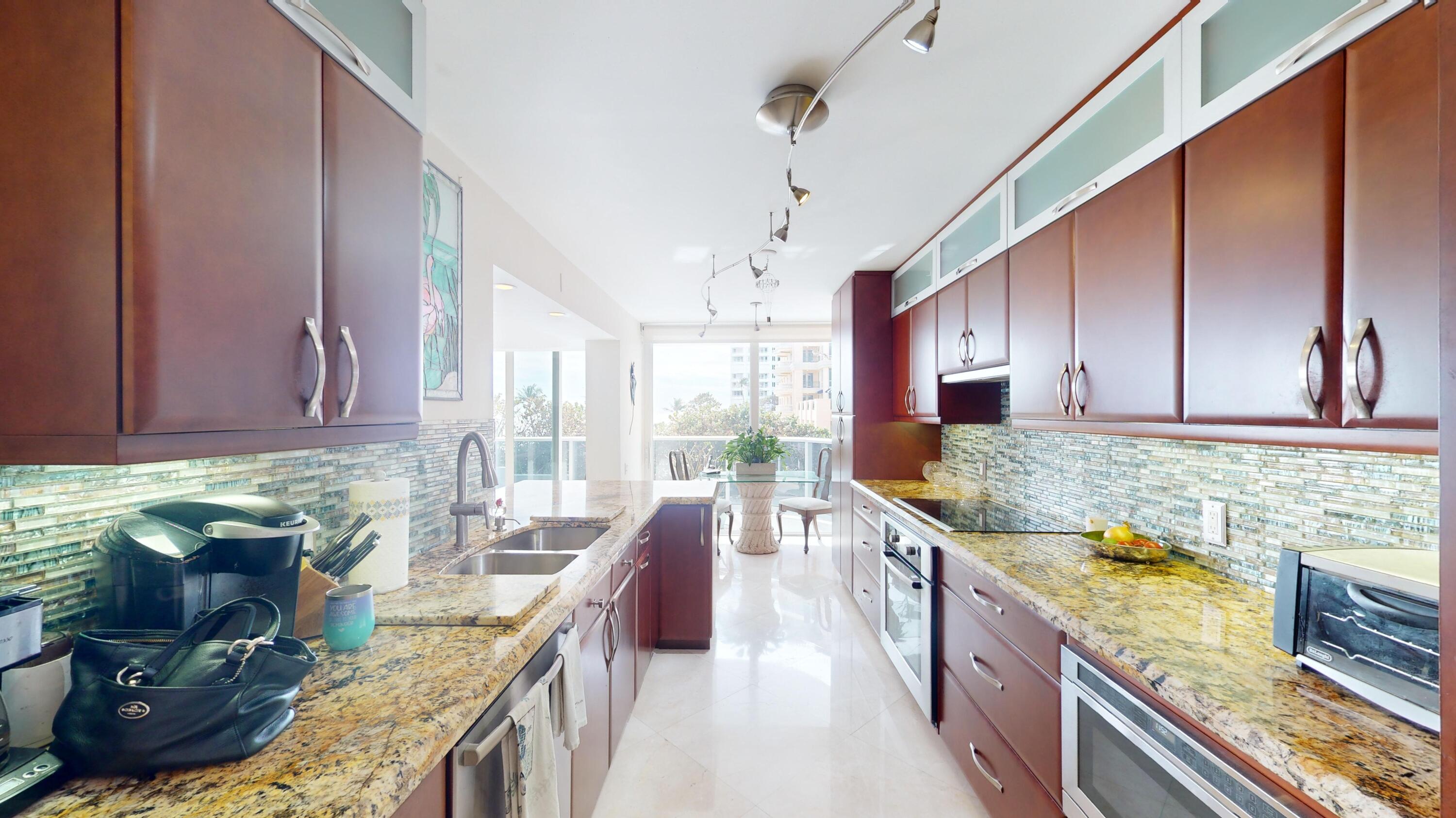 350 South Ocean Boulevard, Unit 2A Boca Raton, FL 33432 - Photo 11 of 33 Kitchen