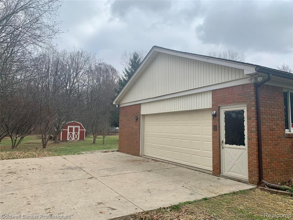 22511 Dickinson Road New Boston, MI 48164 - Photo 2 of 16