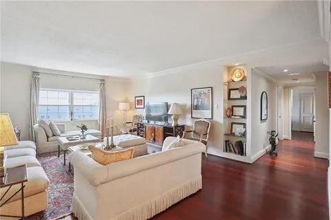 $390,000 | 1750 St Charles Avenue, Unit 633, New Orleans, LA 70130