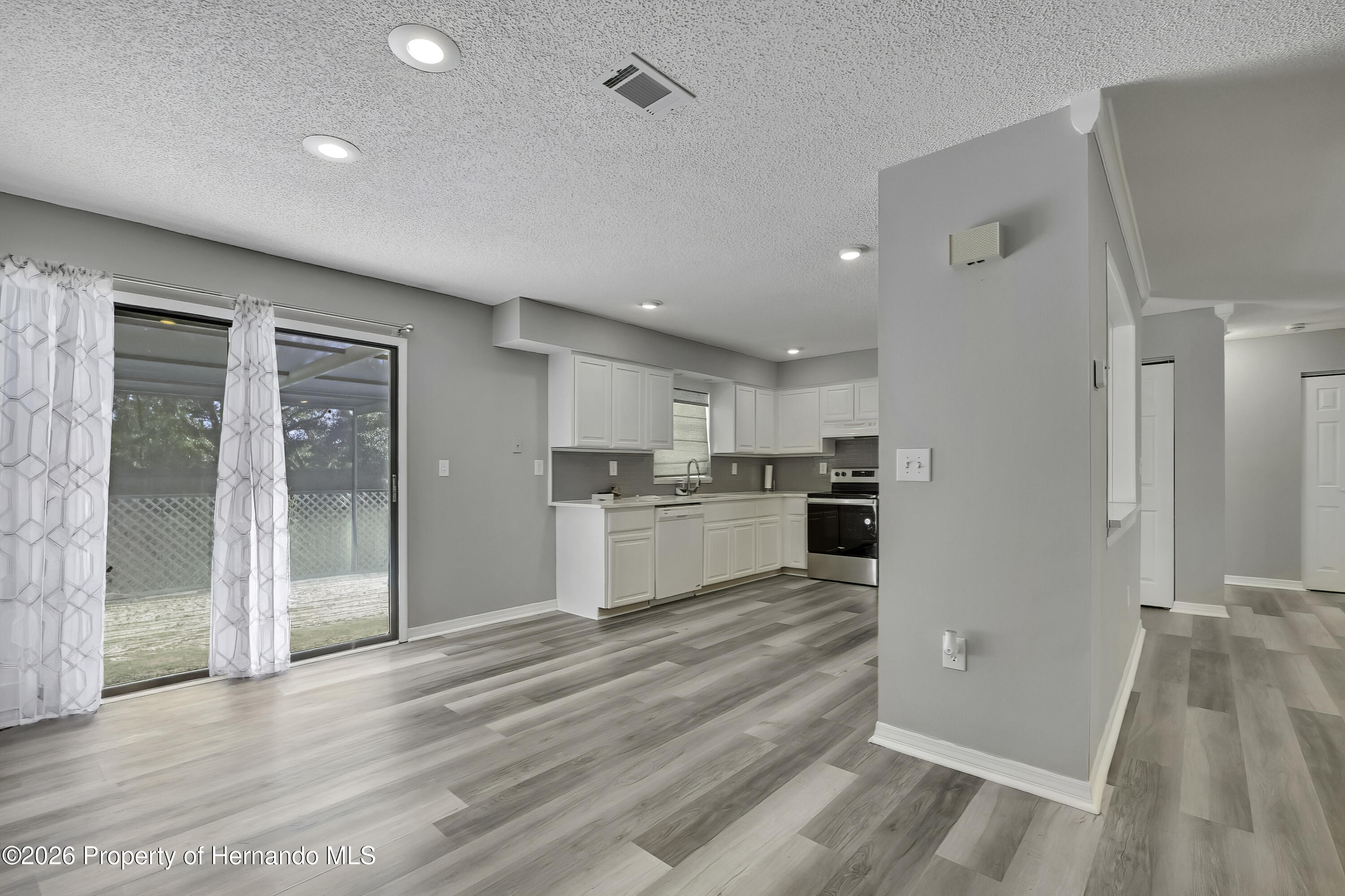 2441 Dustin Circle Spring Hill, FL 34608 - Photo 8 of 42 Gallery Image 8
