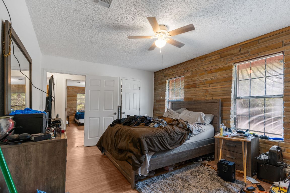 950 County Road 481 Thrall, TX 76578 - Photo 15 of 25 a living room with furniture and a flat screen tv