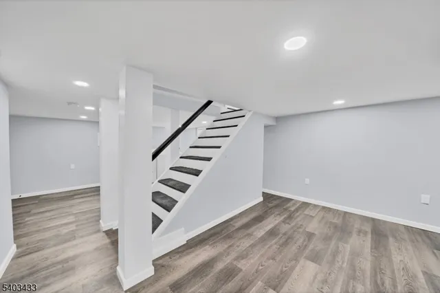 an entryway in a room