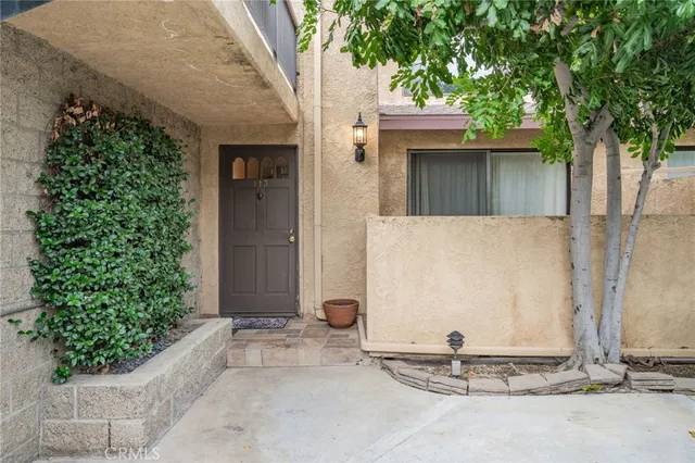 $497,500 | 22038 Vanowen Street, Unit 113, Woodland Hills, CA 91303