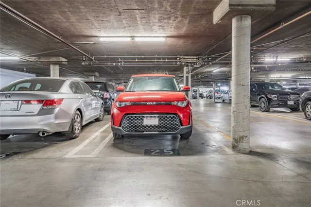 $497,500 | 22038 Vanowen Street, Unit 113, Woodland Hills, CA 91303