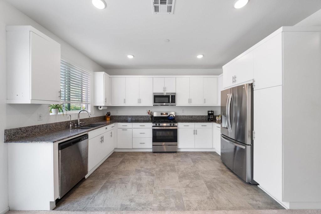 256 Hass Lane Fallbrook, CA 92028 - Photo 11 of 54