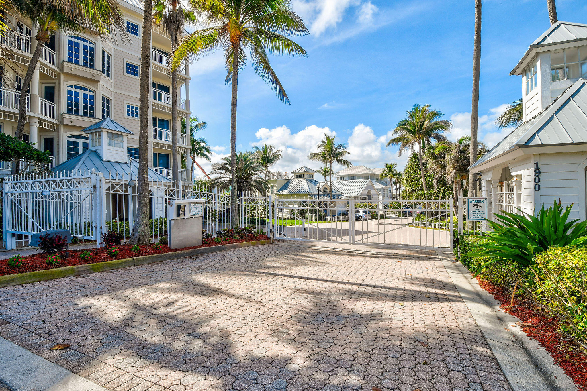 149 Jupiter Key Road Jupiter, FL 33477 - Photo 32 of 37 149JupiterKey_58