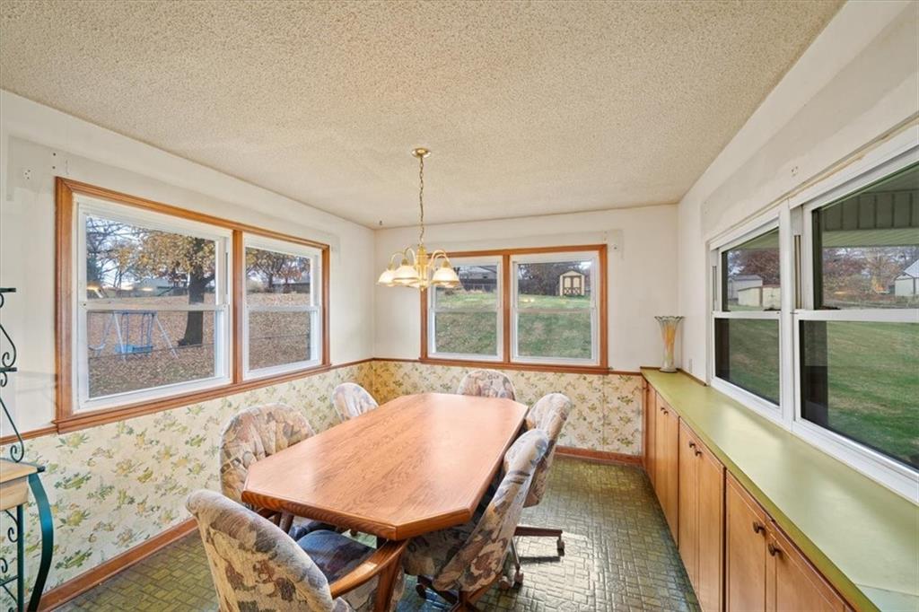 4942 North Flora Avenue Kansas City, MO 64118 - Photo 12 of 31